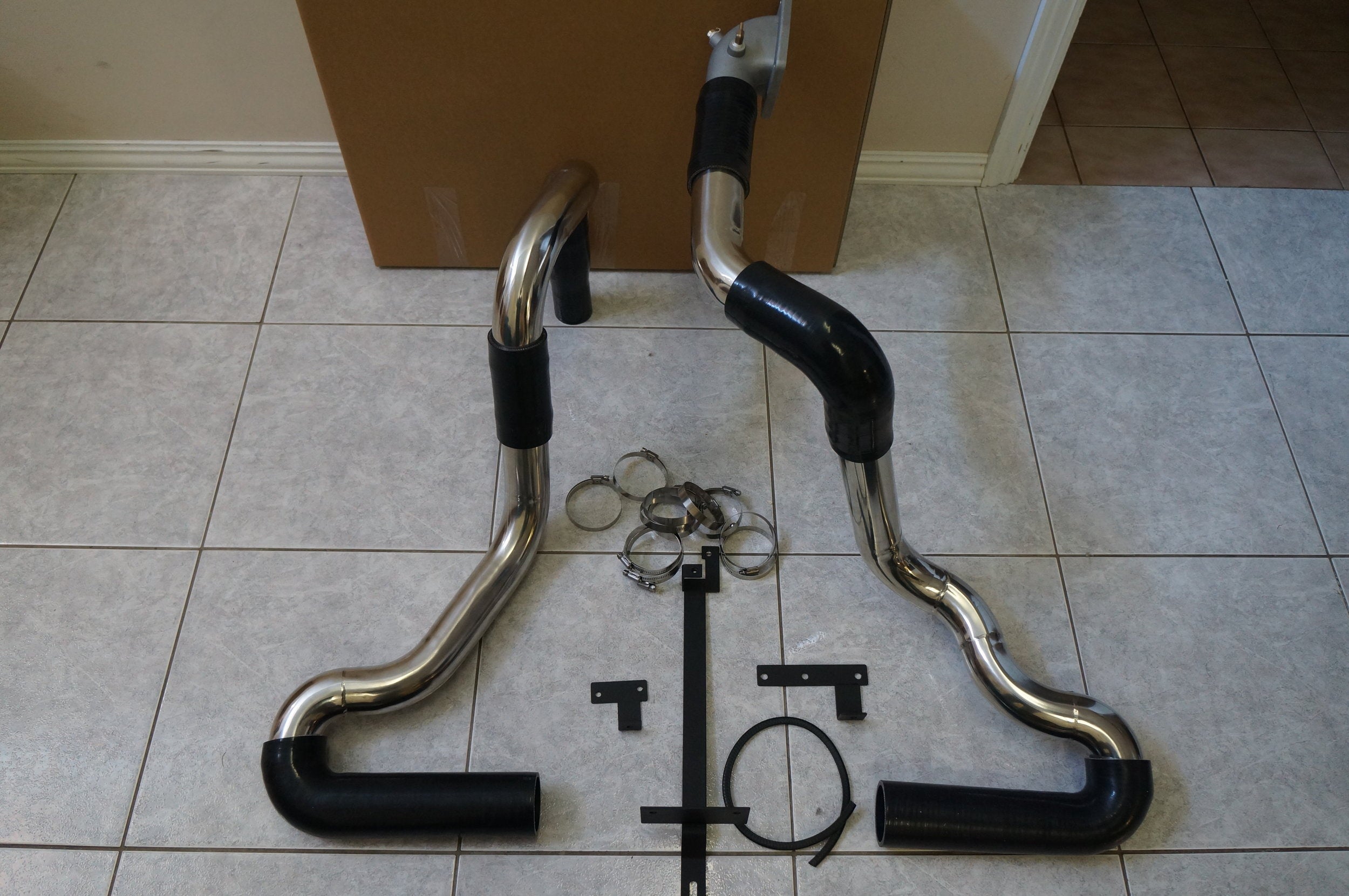 Landcruiser+80+series+Front+mount+PDI+pipe+routing