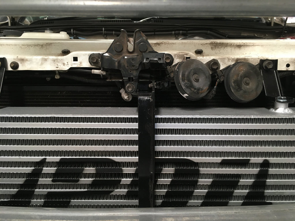 PDI+Prado+120+front+mount+intercooler+-+front+with+bonnet+latch_01